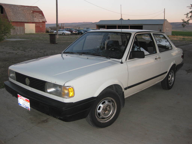 Illustration for article titled The 1987 VW Fox Wagon Is The Budget Shooting Brake Of Our Dreams